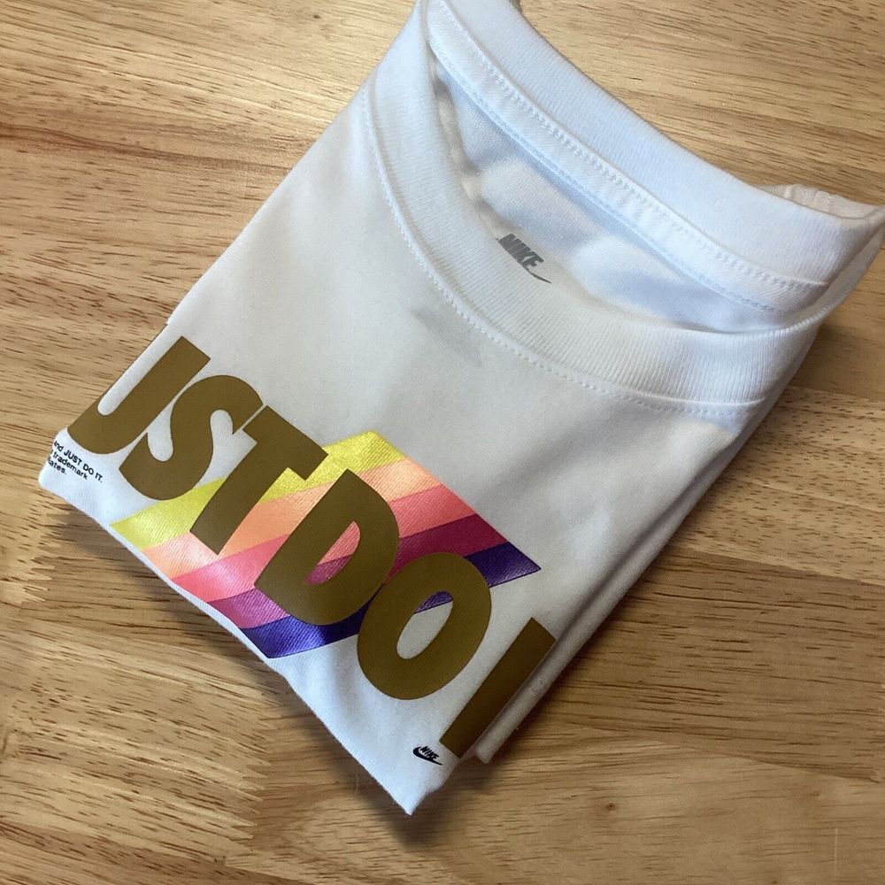 NWT Kids Nike "Just Do It" Short Sleeved Tee Youth Extra Small White